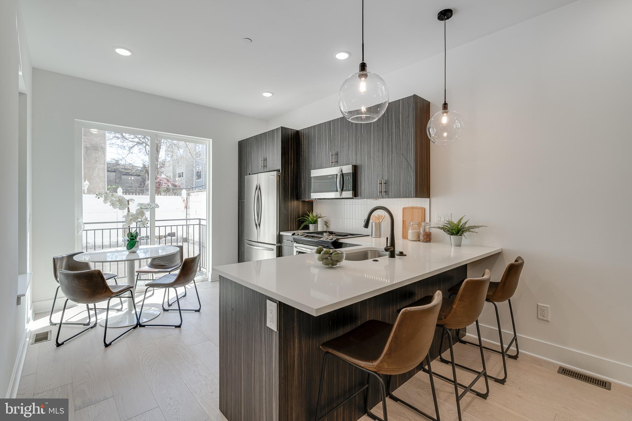 POINT BREEZE - Residential Income