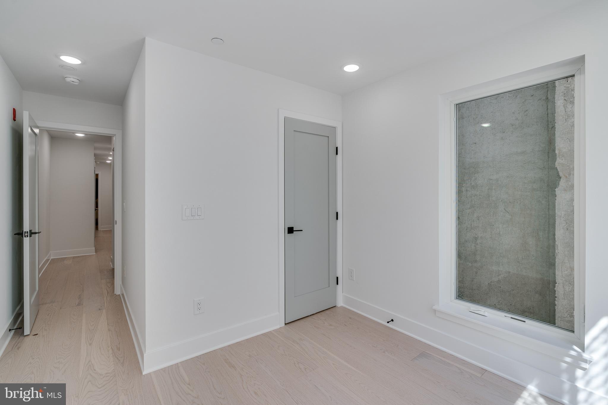 POINT BREEZE - Residential Income