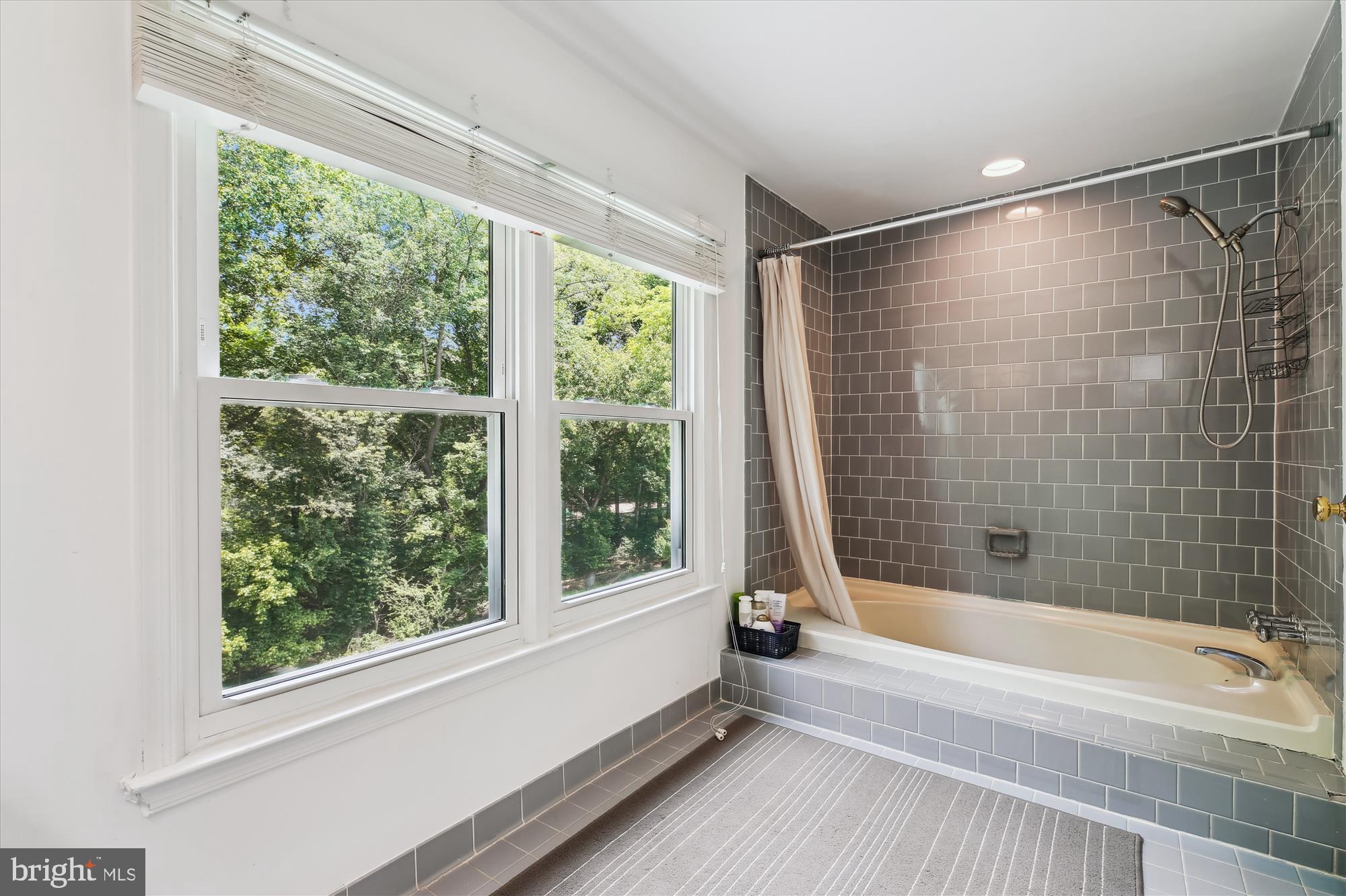 FALLSREACH - Residential