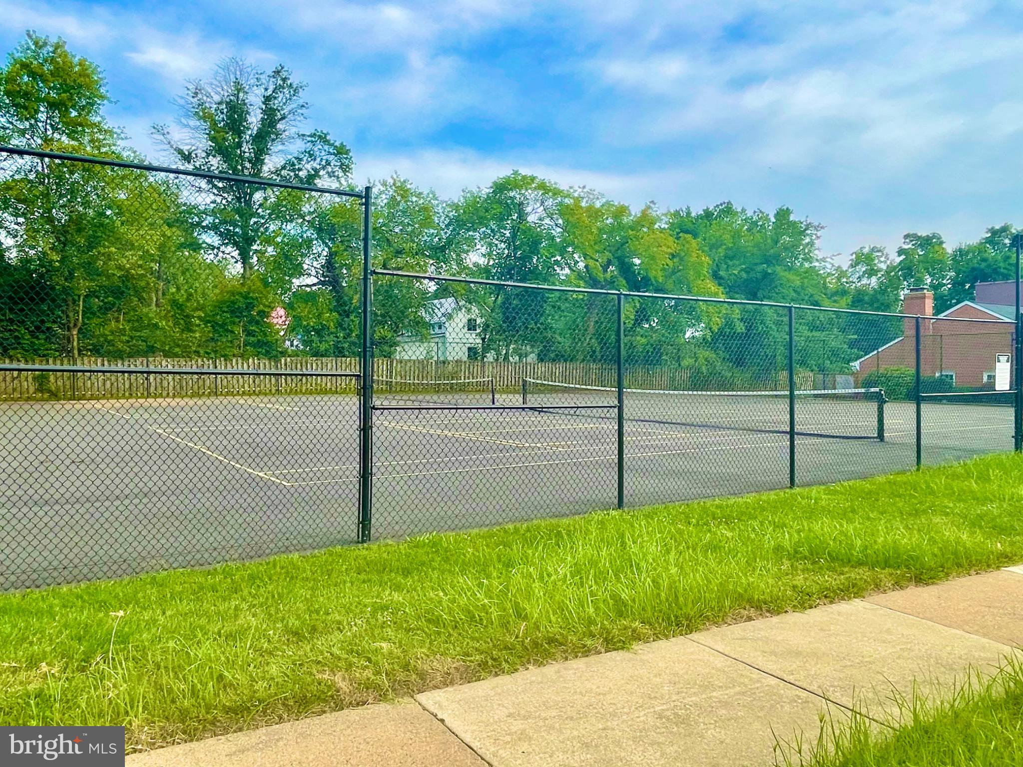 LEEDS SQUARE - Residential