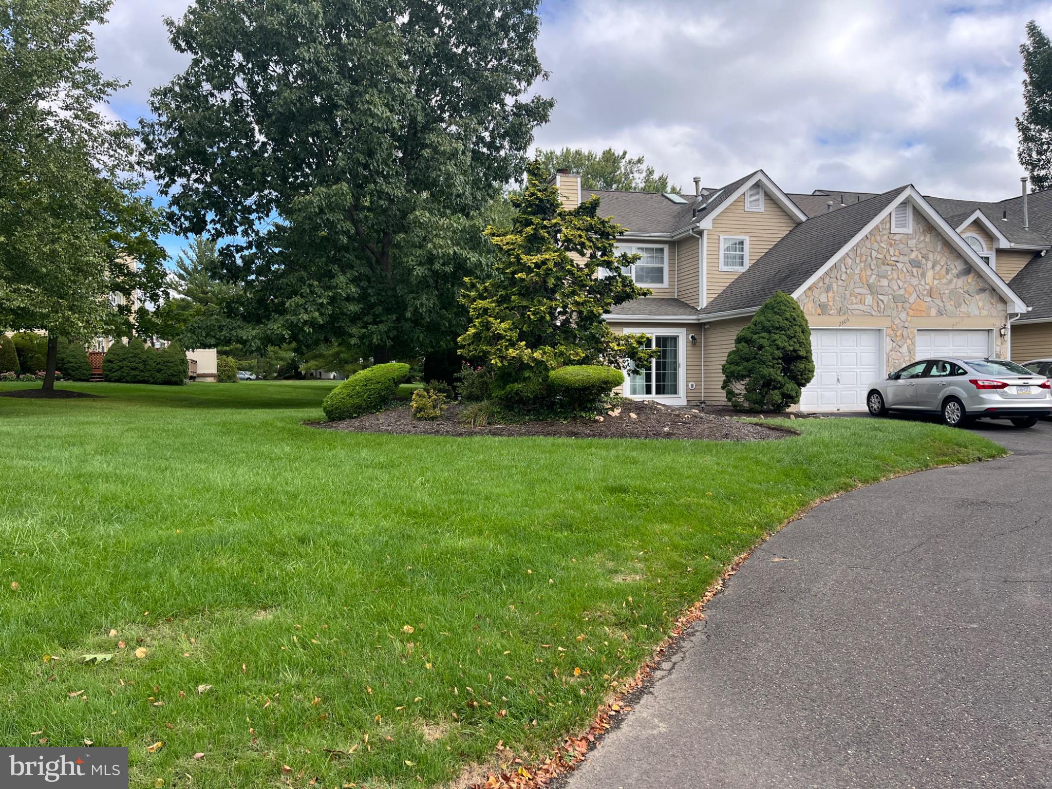 2306 ORCHARD HILL CIRCLE