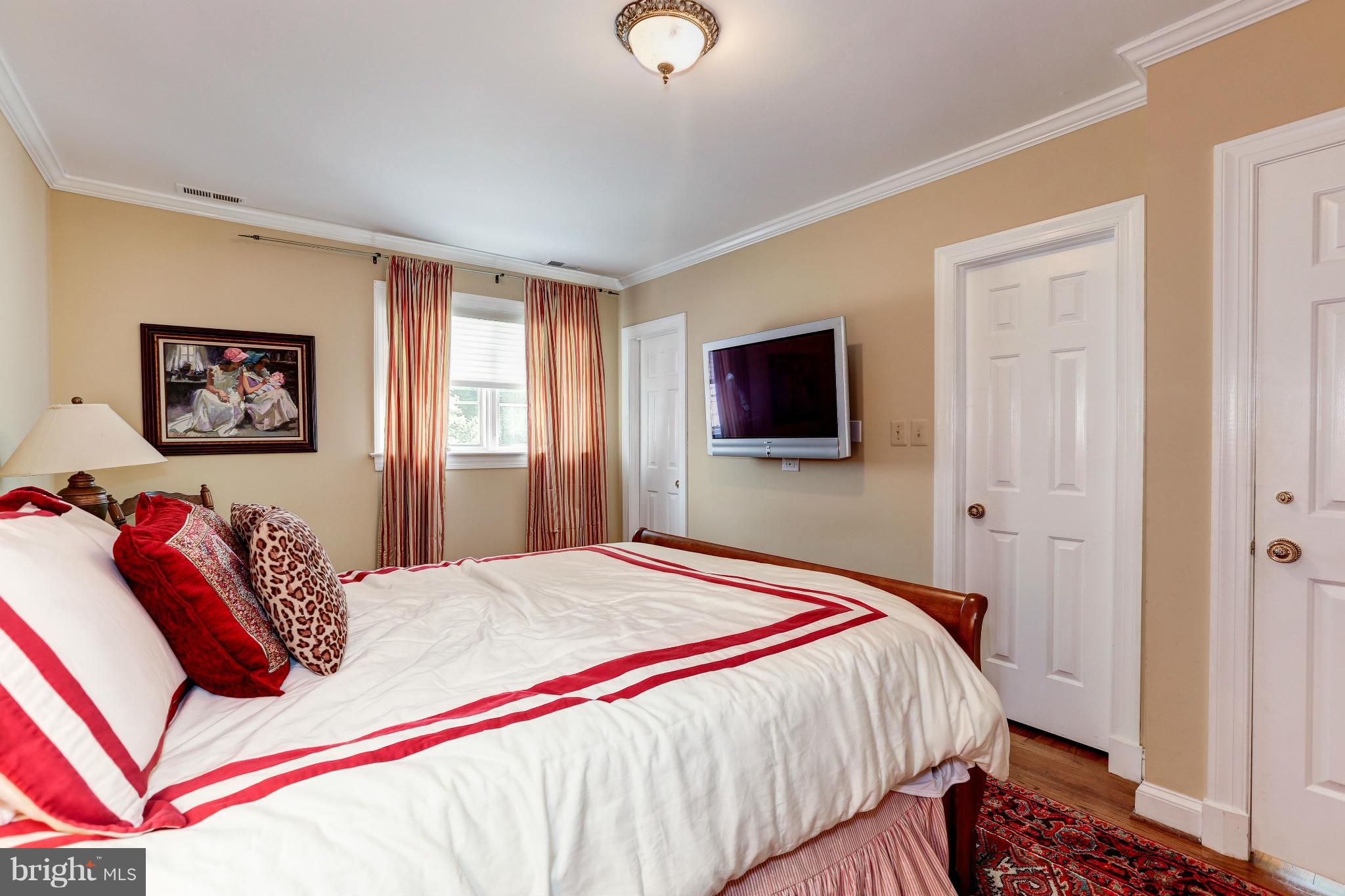 POTOMAC MANOR - Residential