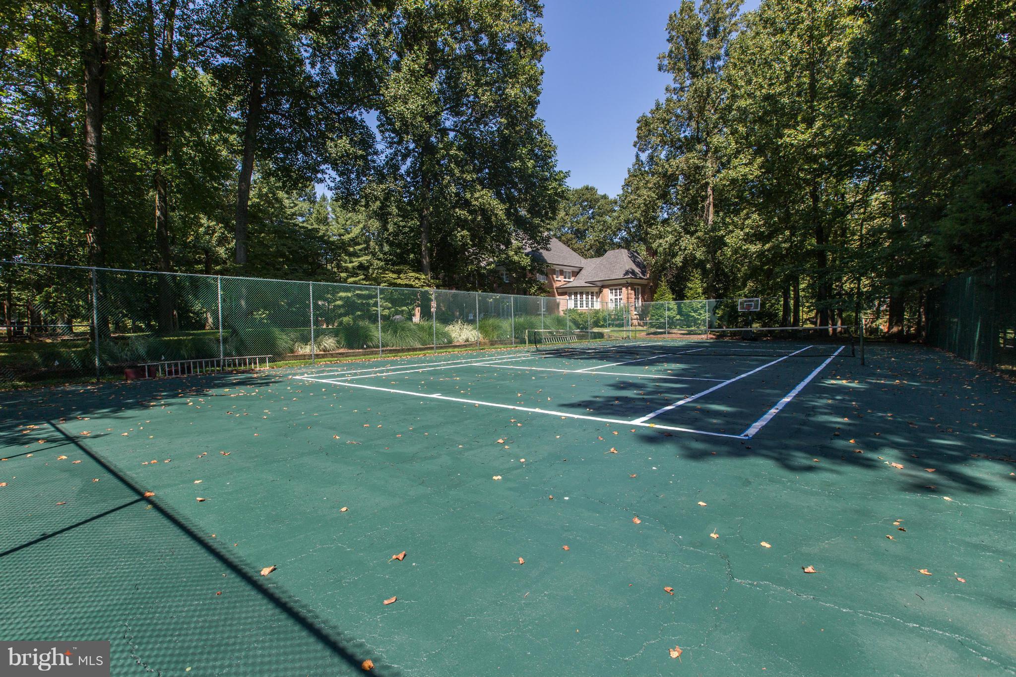 POTOMAC MANOR - Residential