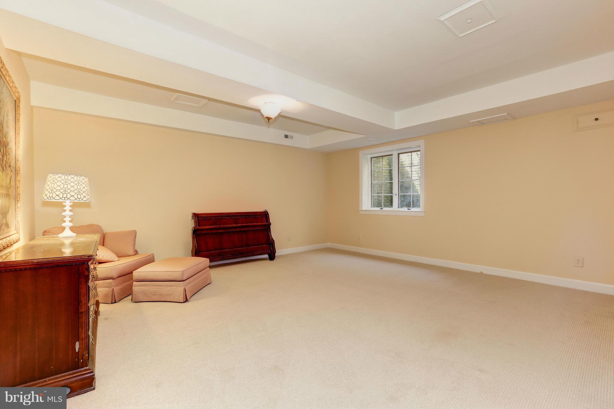 POTOMAC MANOR - Residential