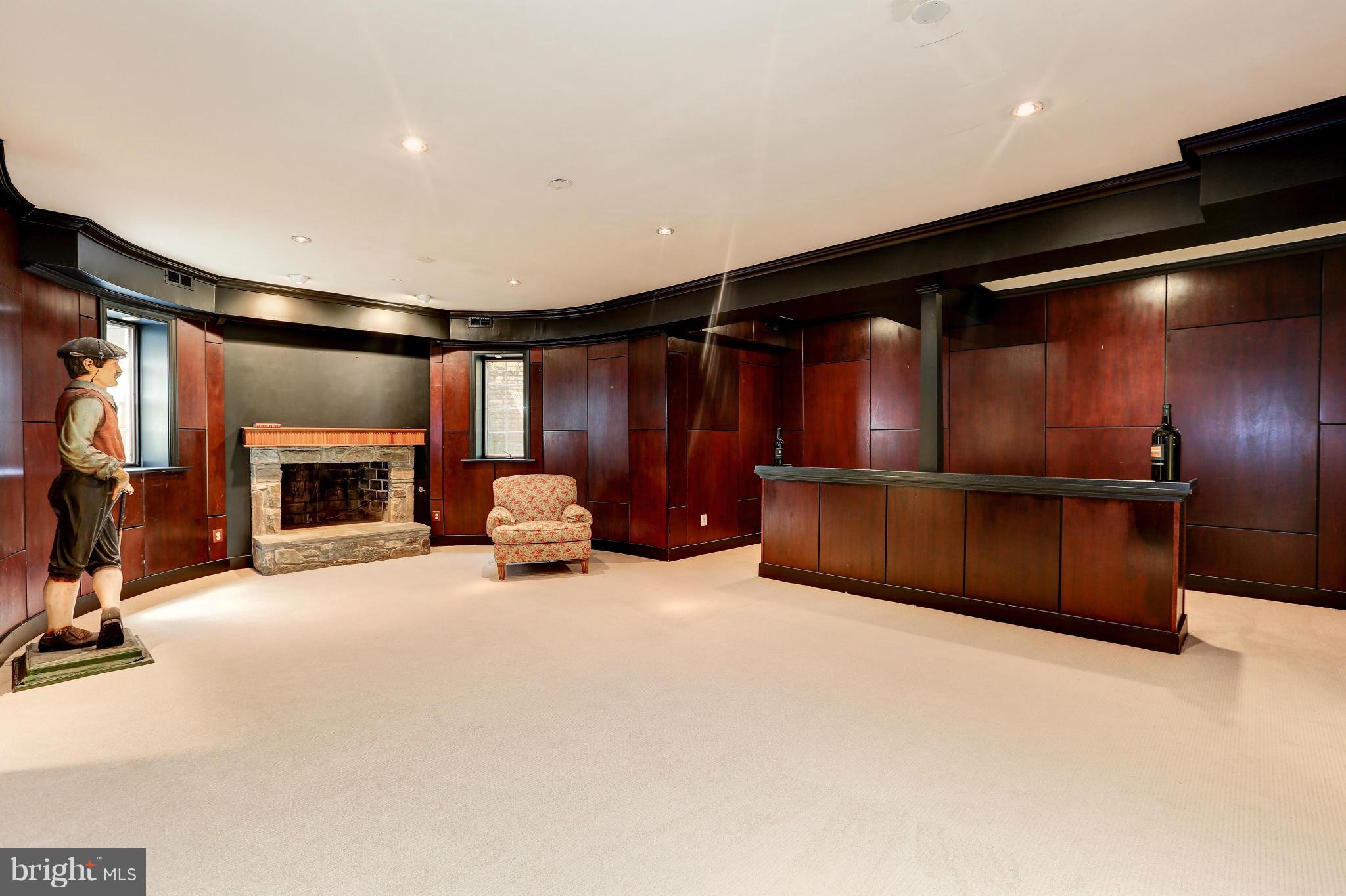 POTOMAC MANOR - Residential