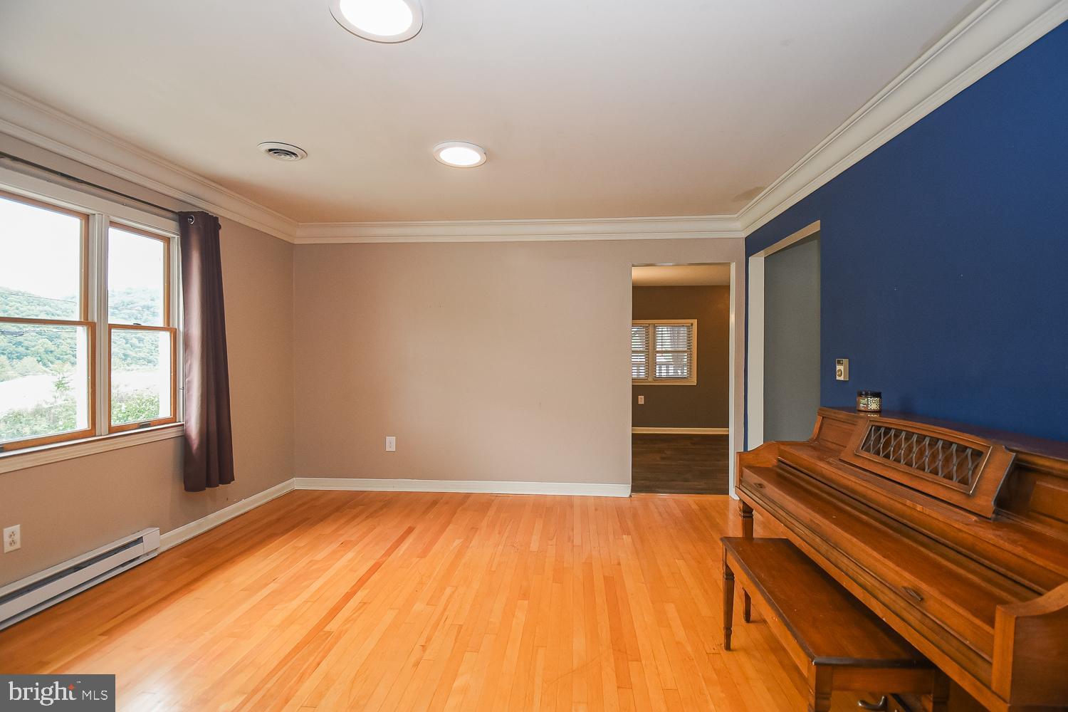 HAWTHORNE HEIGHTS - Residential