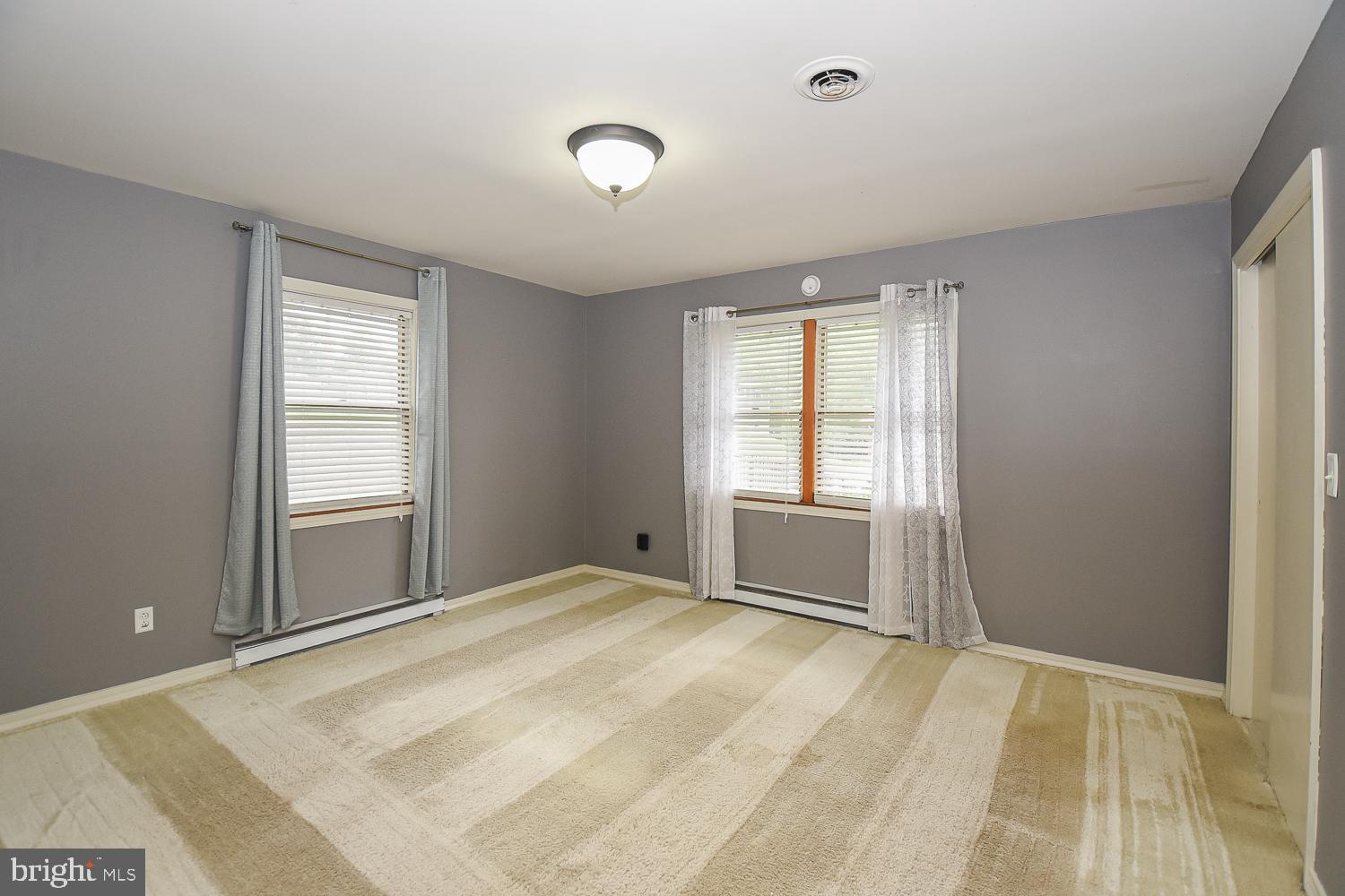 HAWTHORNE HEIGHTS - Residential