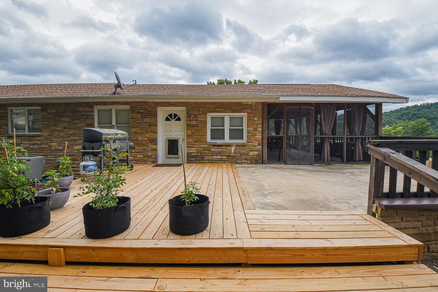 HAWTHORNE HEIGHTS - Residential