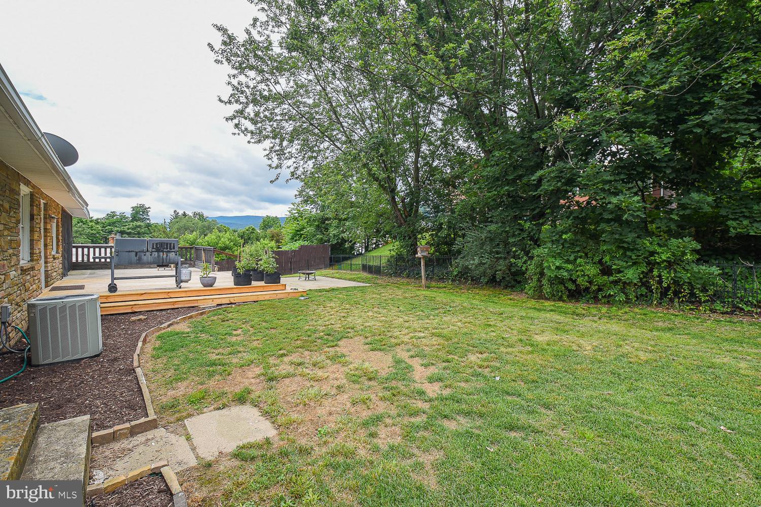 HAWTHORNE HEIGHTS - Residential