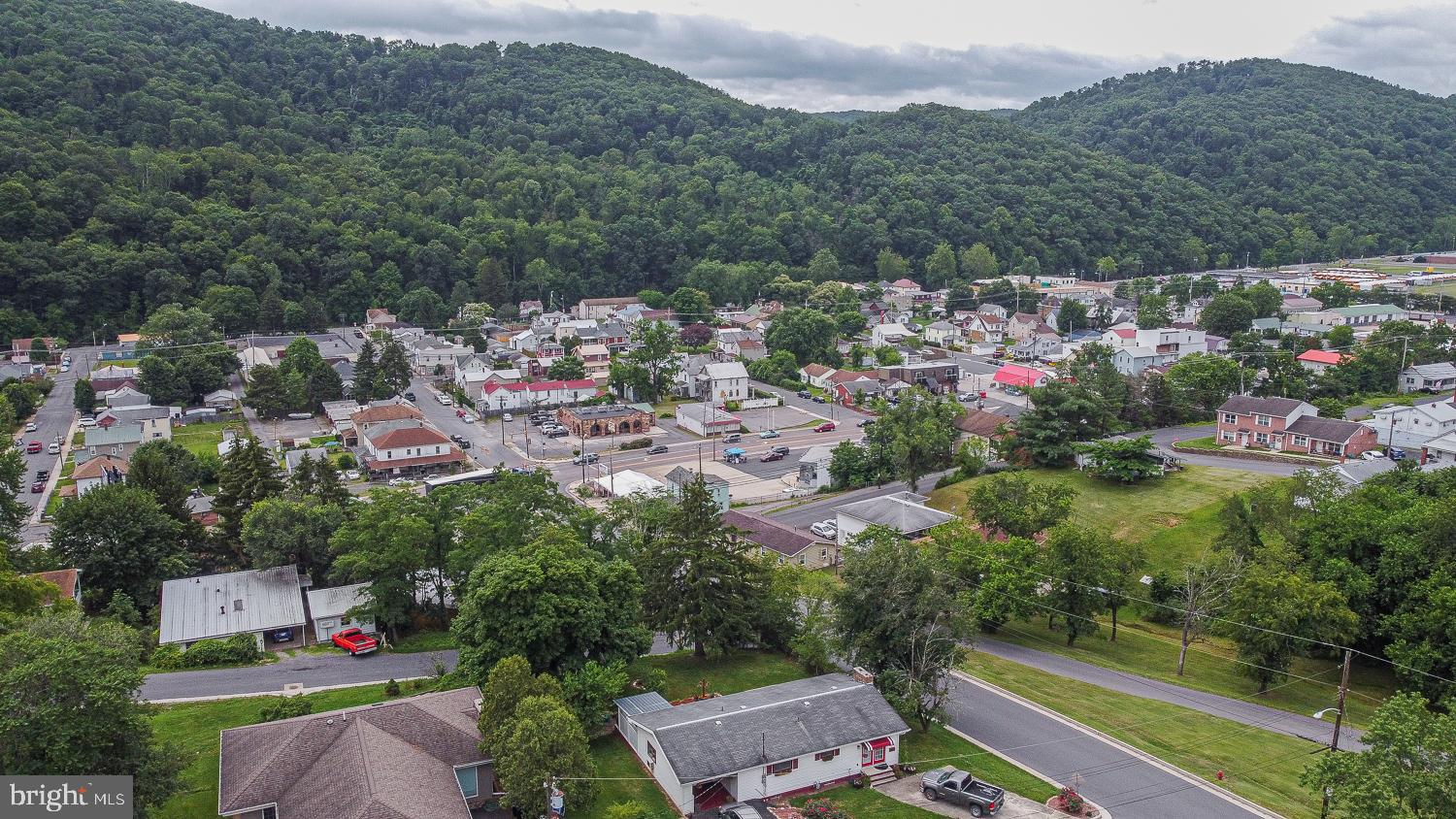 HAWTHORNE HEIGHTS - Residential