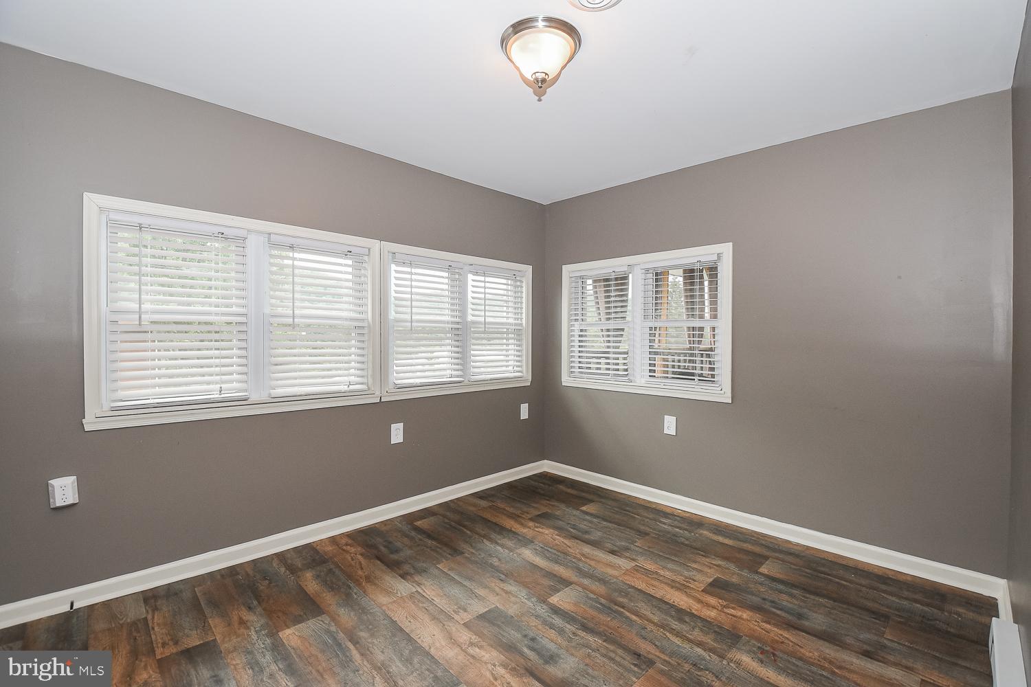 HAWTHORNE HEIGHTS - Residential