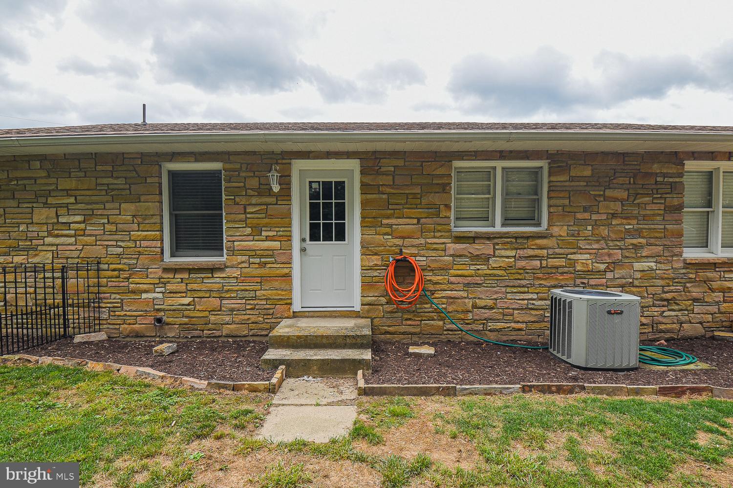 HAWTHORNE HEIGHTS - Residential