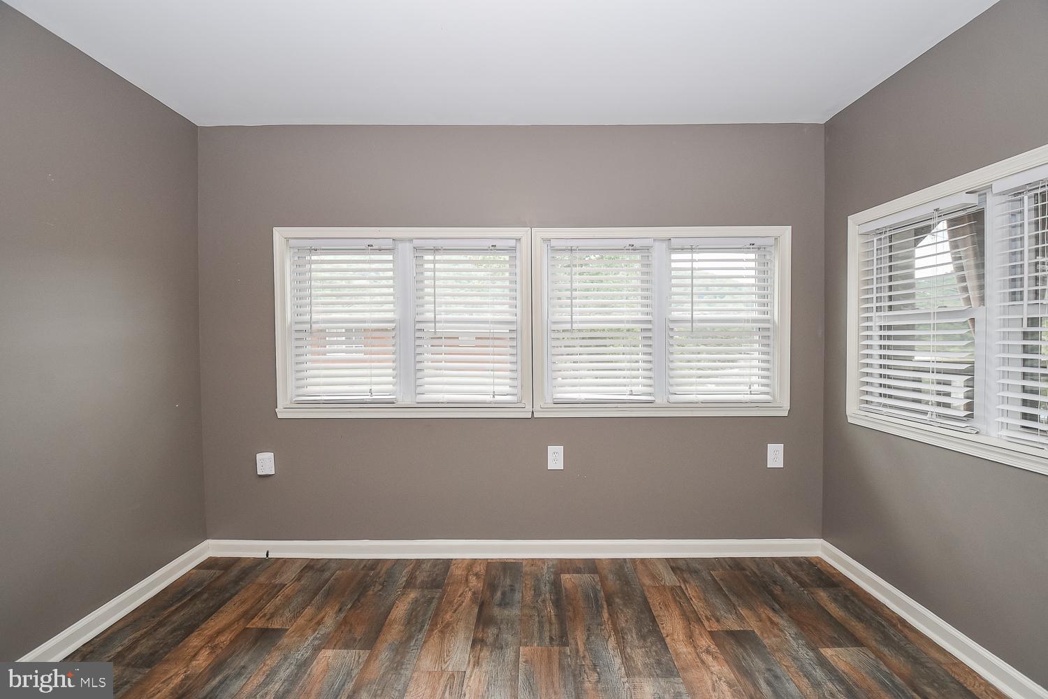 HAWTHORNE HEIGHTS - Residential