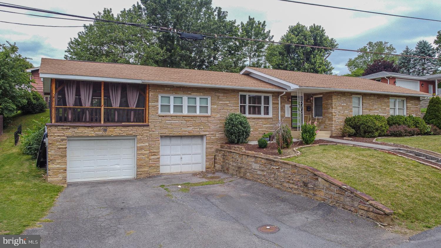 HAWTHORNE HEIGHTS - Residential