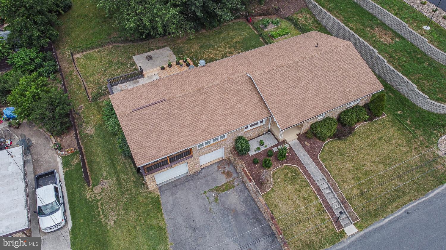 HAWTHORNE HEIGHTS - Residential