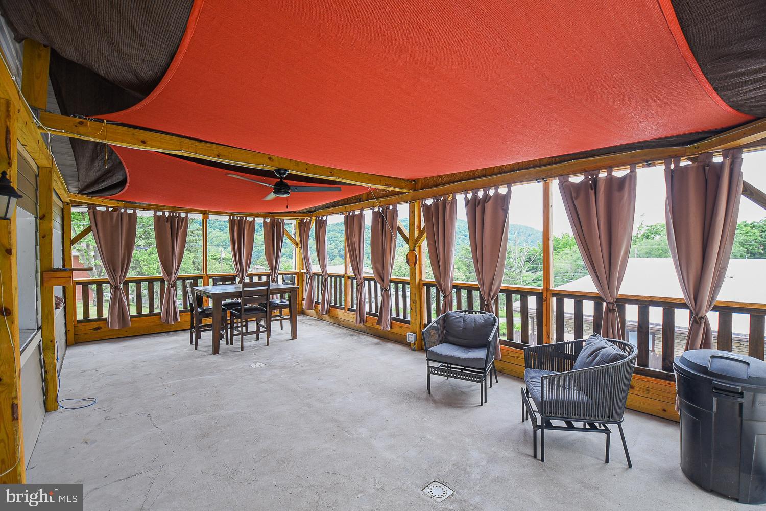 HAWTHORNE HEIGHTS - Residential