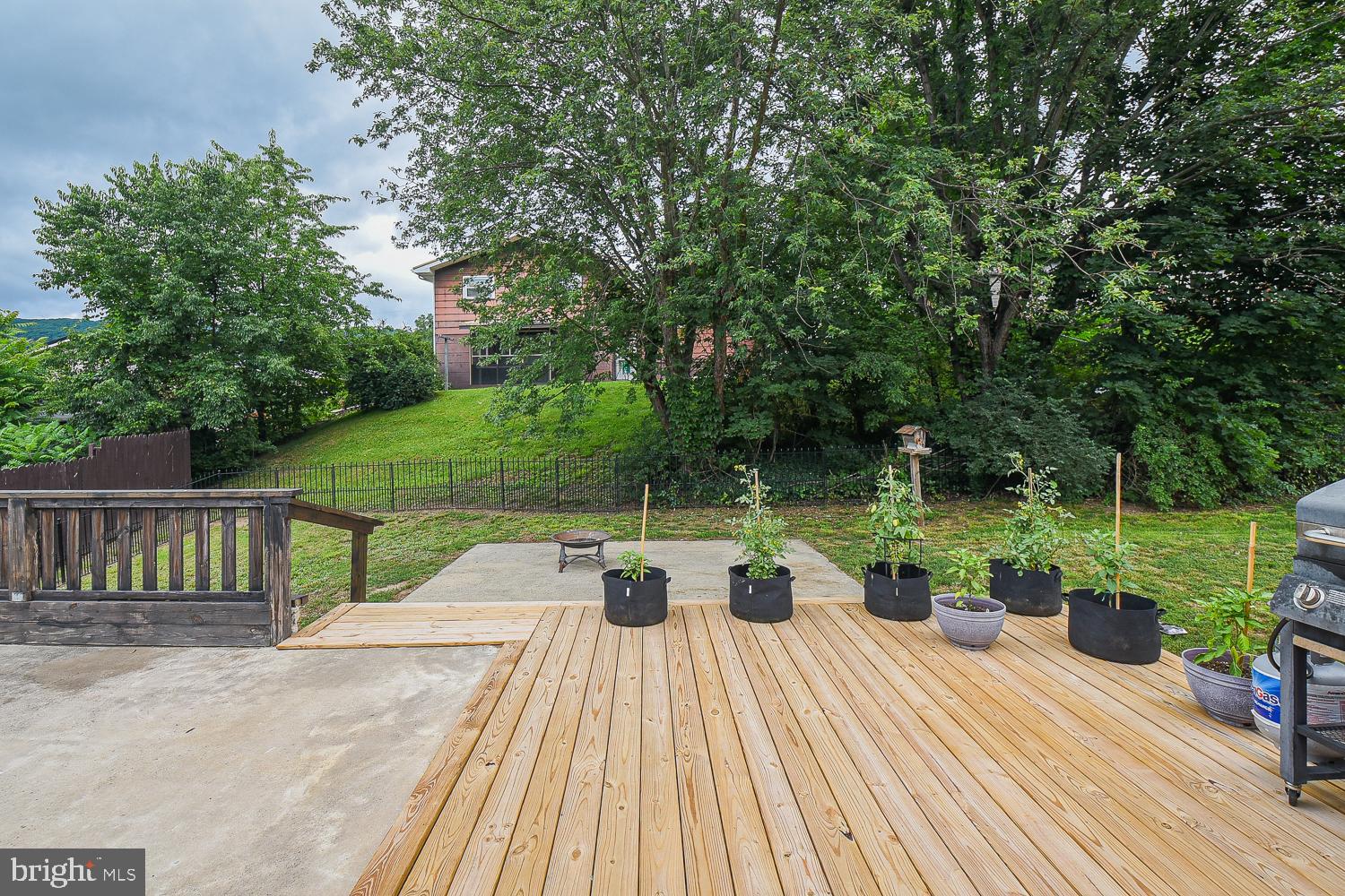 HAWTHORNE HEIGHTS - Residential