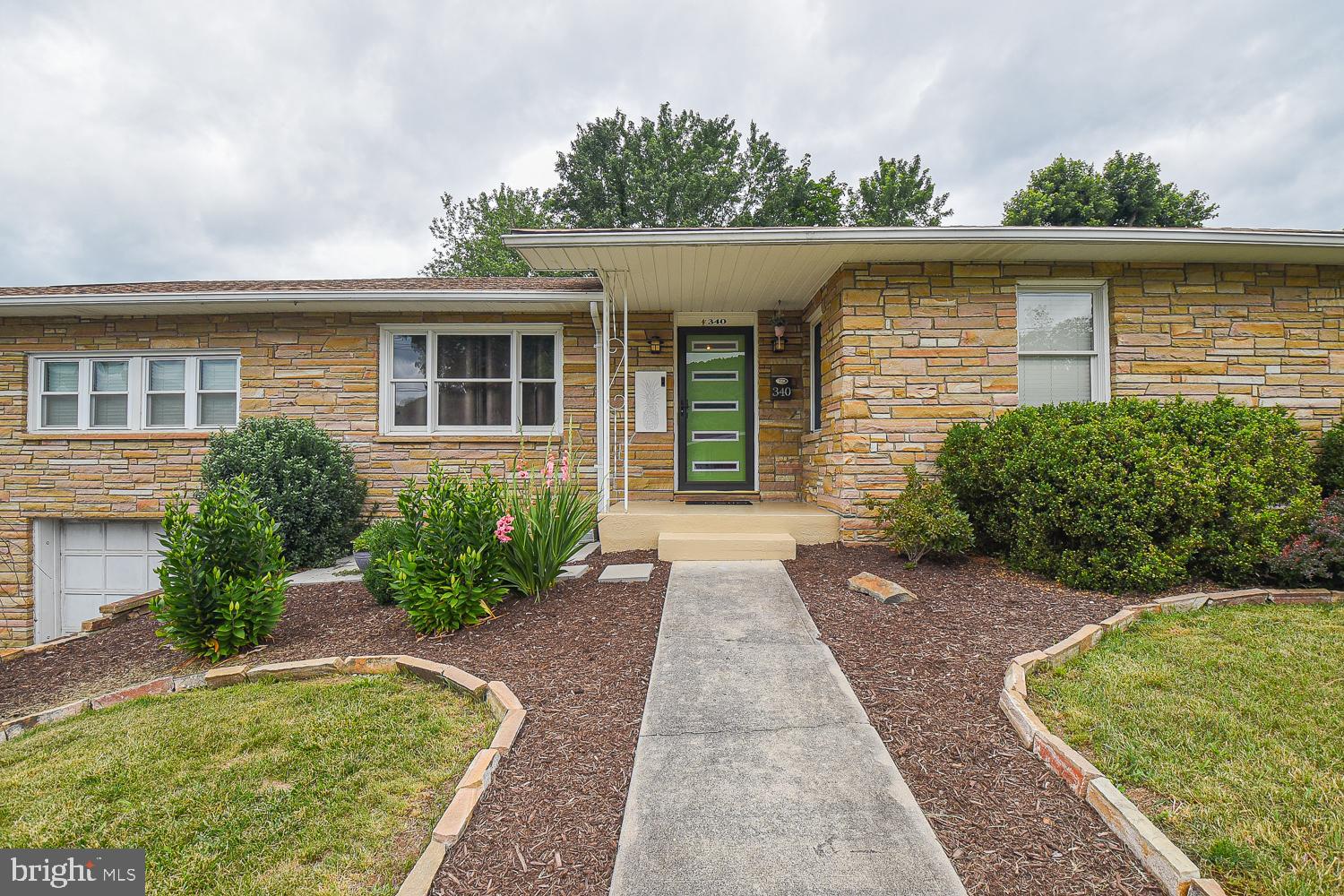 HAWTHORNE HEIGHTS - Residential