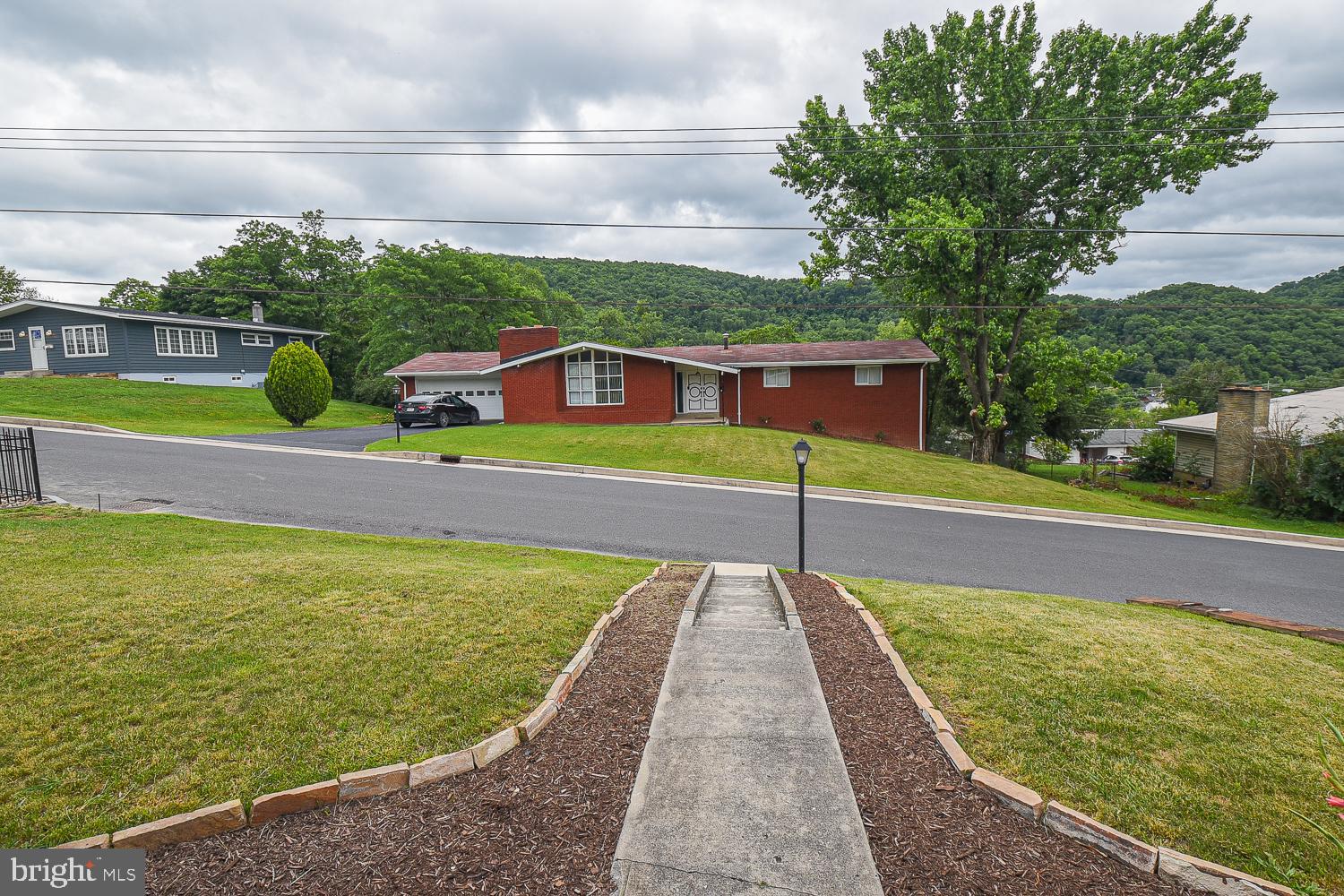 HAWTHORNE HEIGHTS - Residential