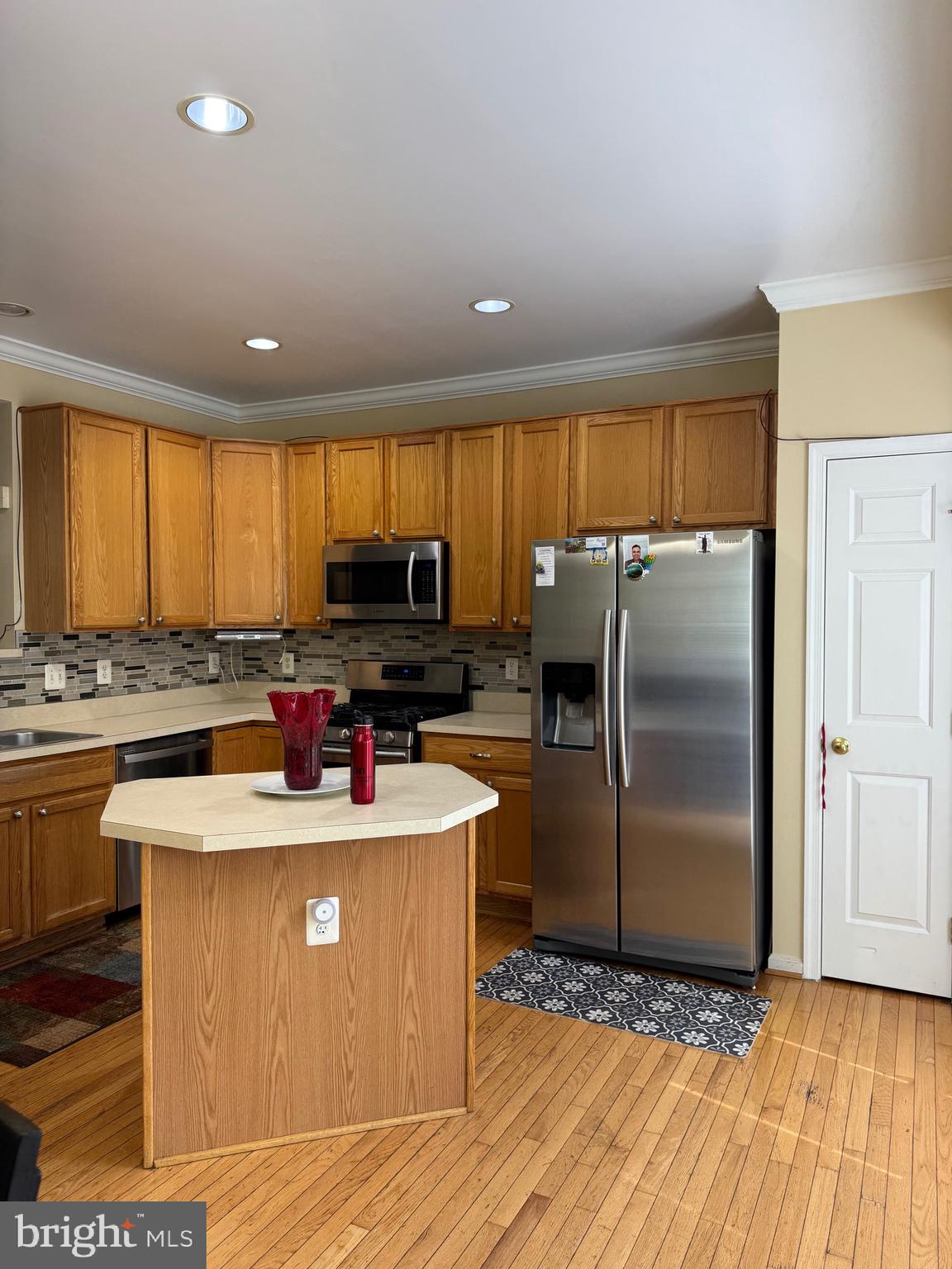 WOODBRIDGE COMMONS - Residential