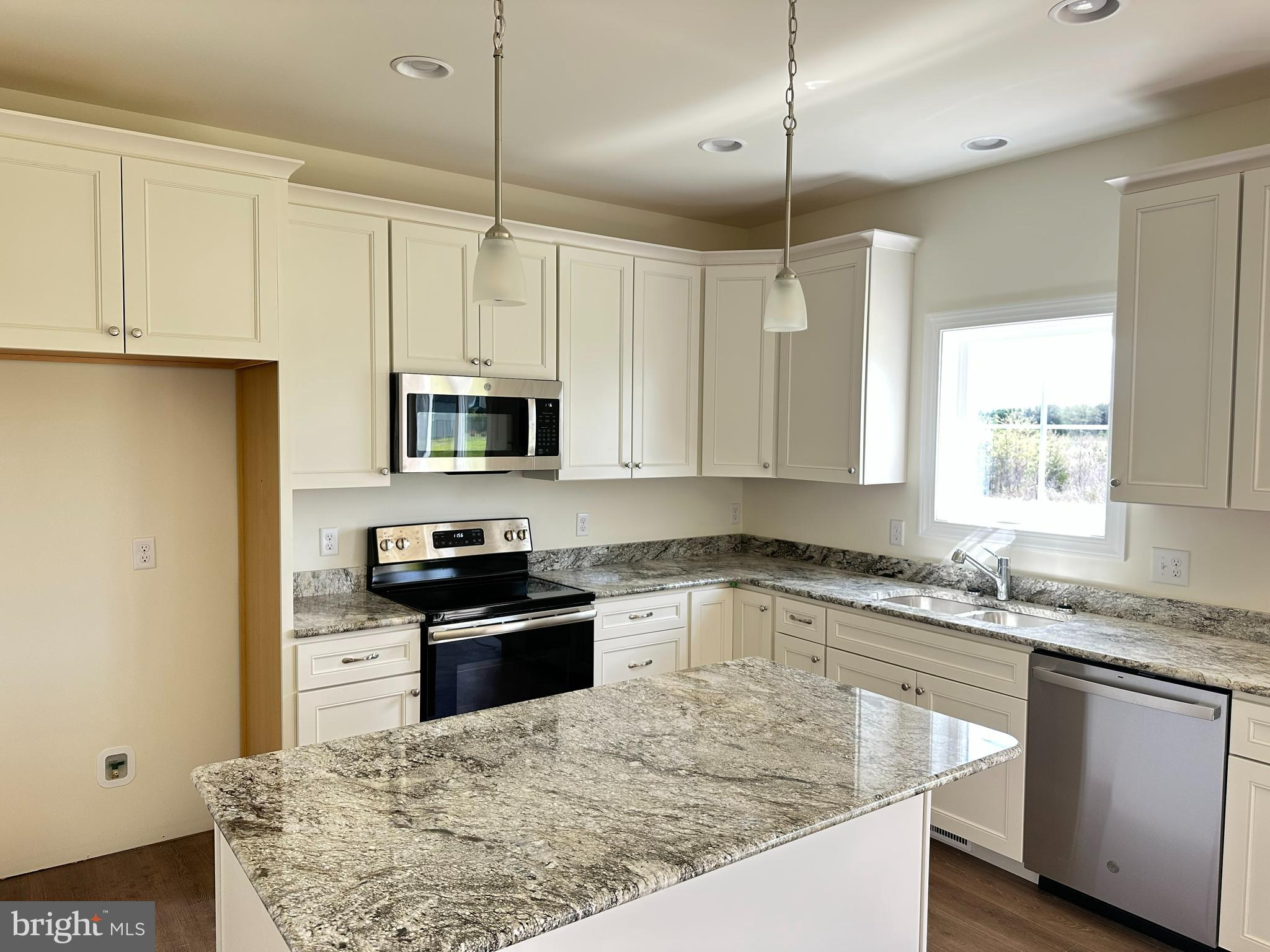 389 GREENBROOK DRIVE