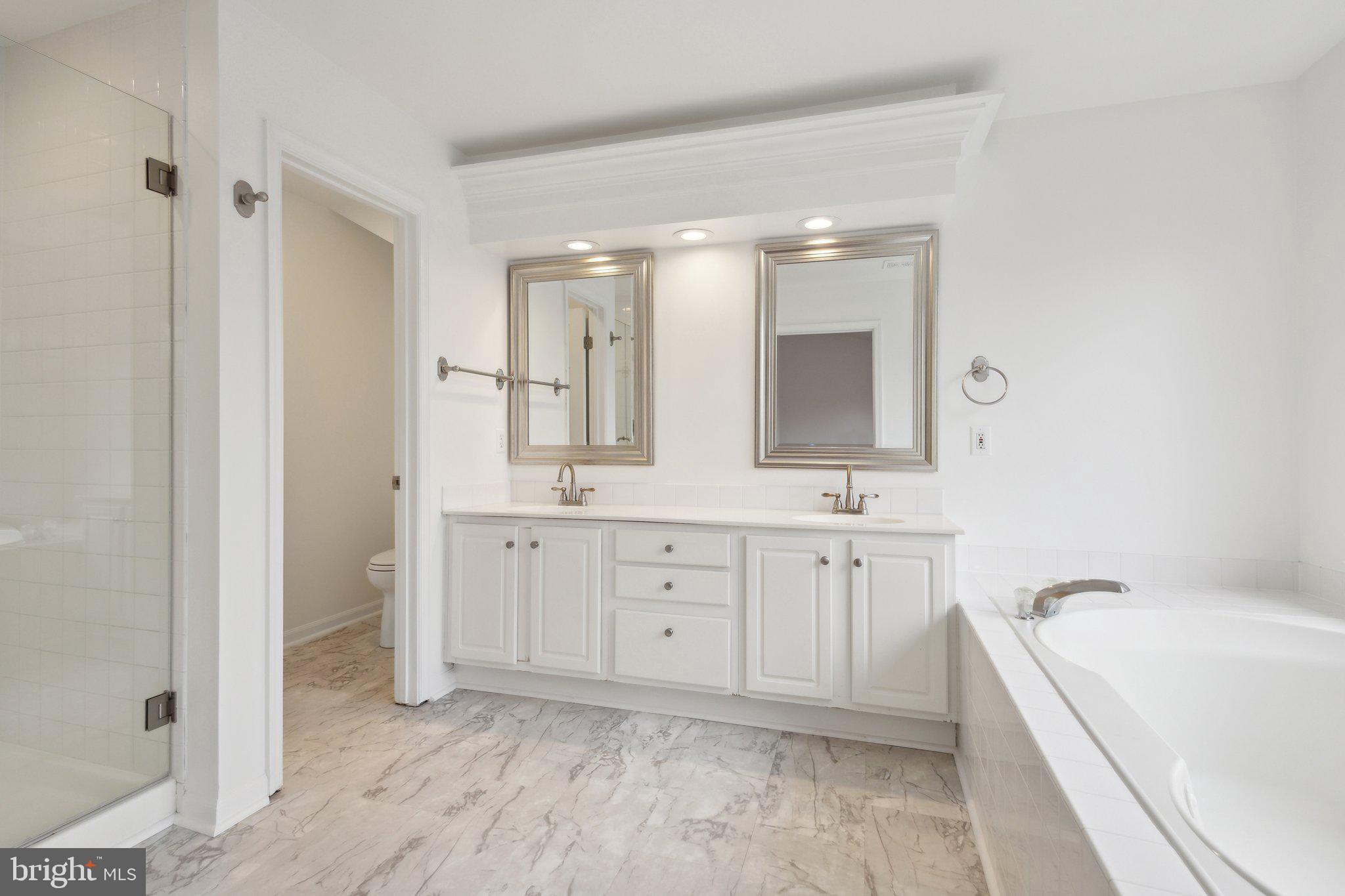 TOWNES AT MANCHESTER PARK - Residential