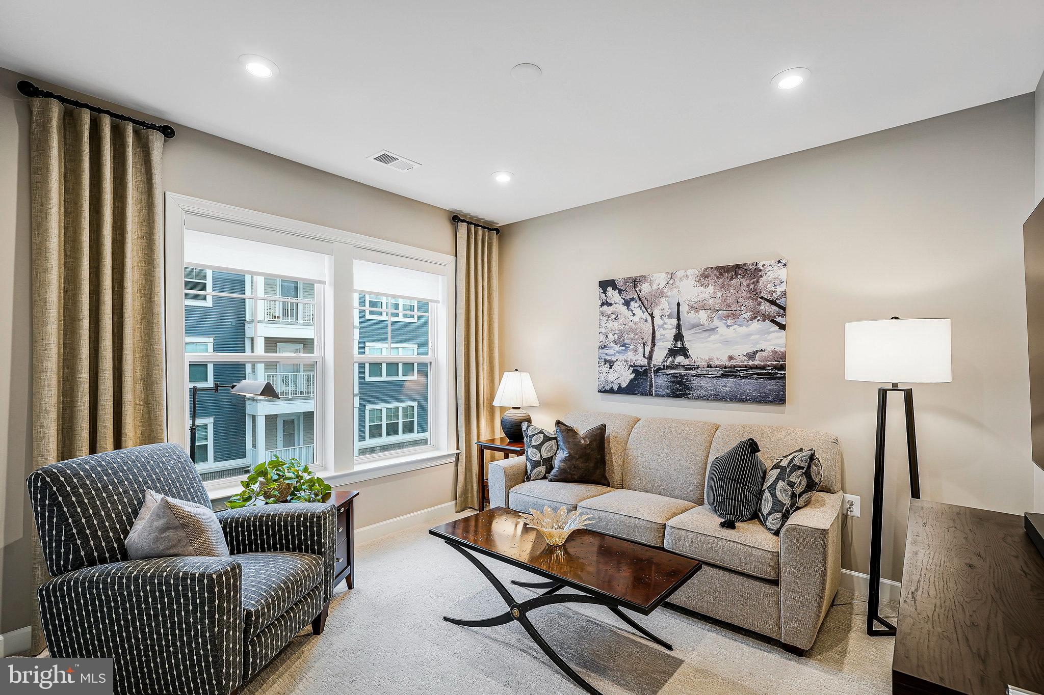 MONTEBELLO - Residential