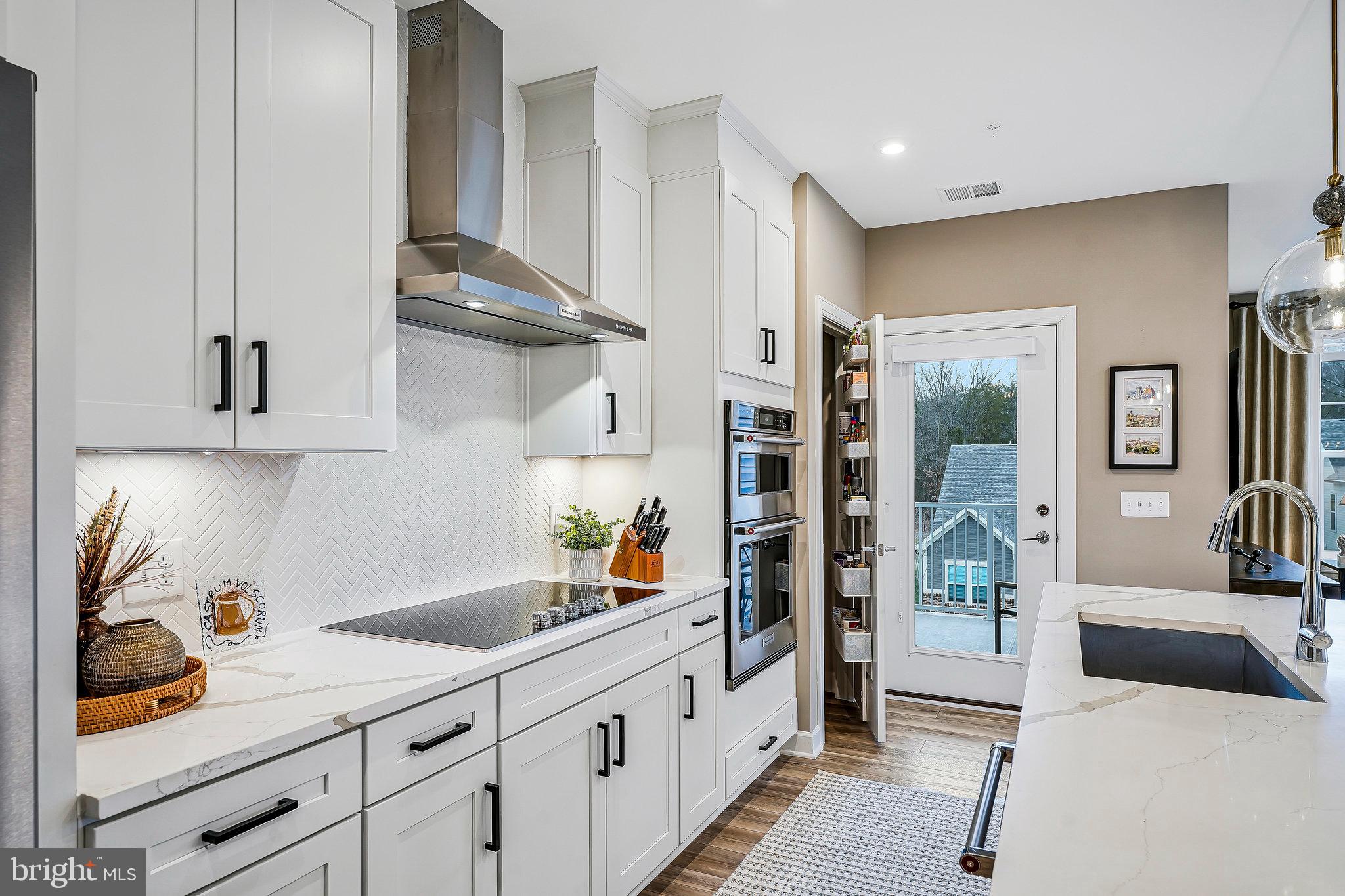 MONTEBELLO - Residential