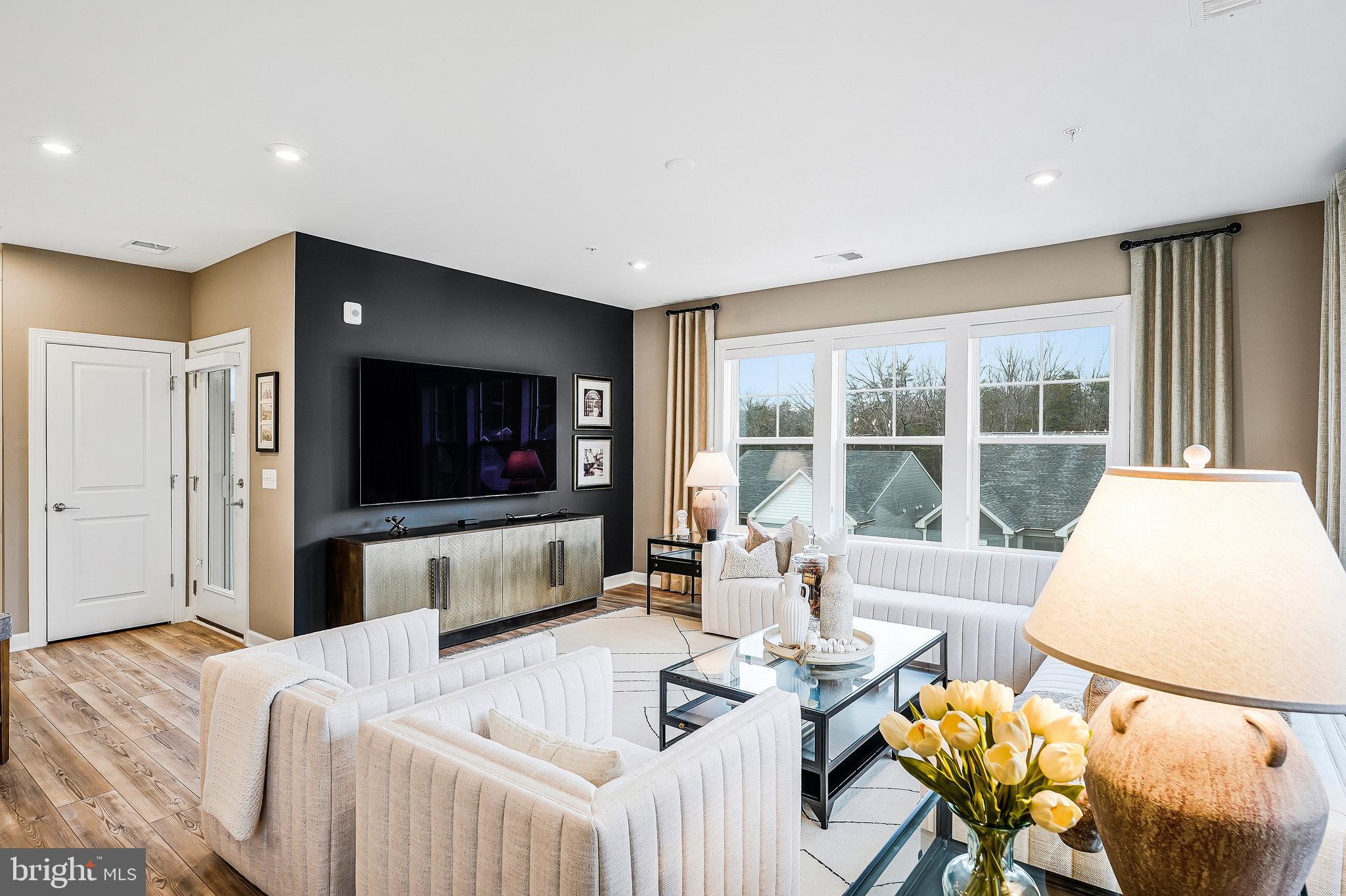 MONTEBELLO - Residential