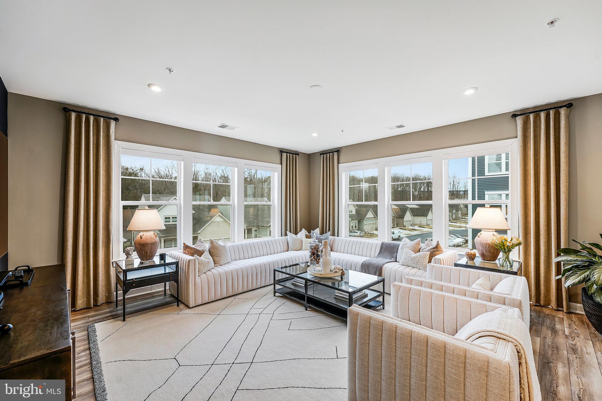 MONTEBELLO - Residential