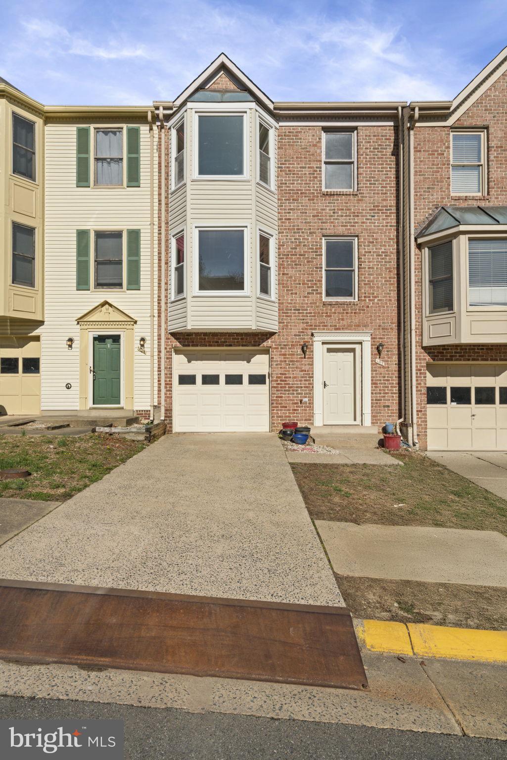 TOWNES OF ASHLEIGH - Residential