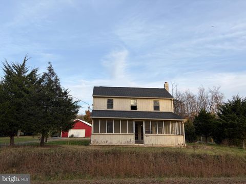 20854 THE WOODS ROAD LEESBURG VA 20175