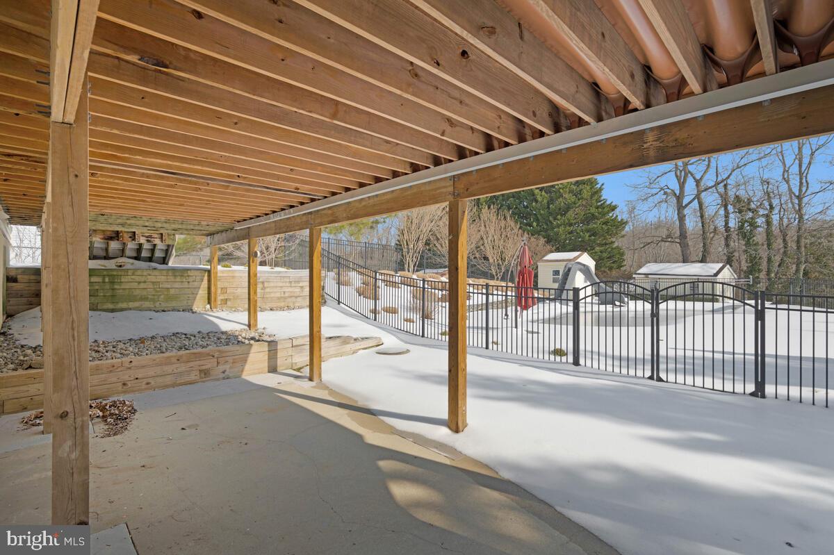 THE HIGHLANDS - Residential