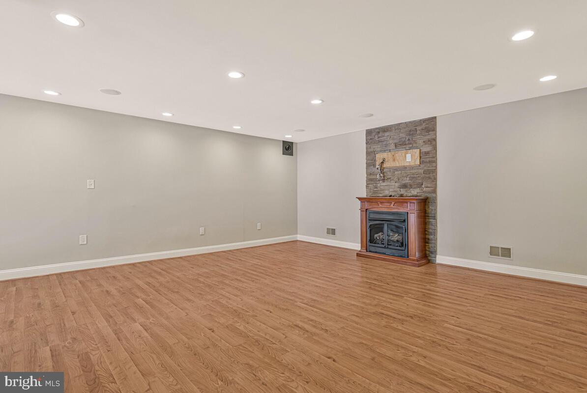 THE HIGHLANDS - Residential