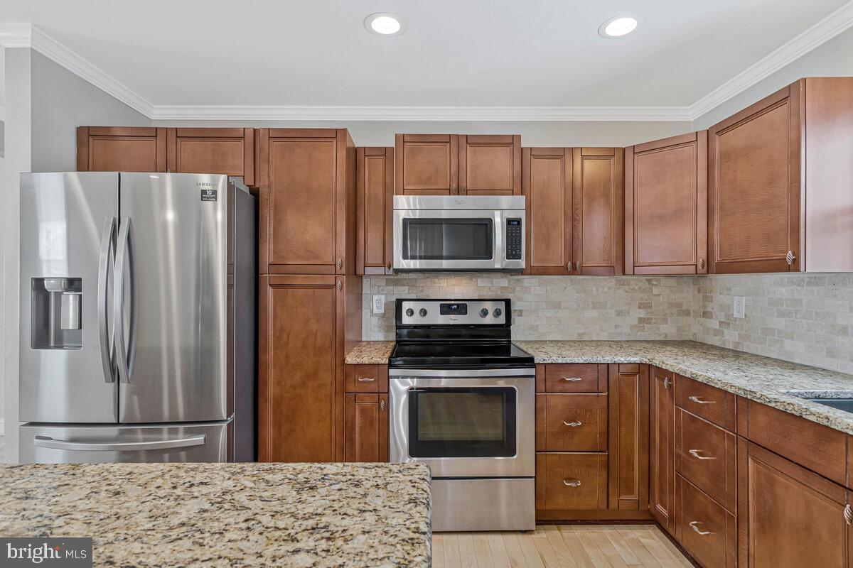 THE HIGHLANDS - Residential