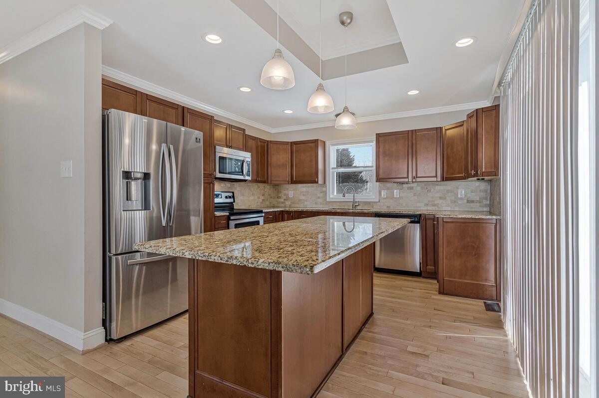 THE HIGHLANDS - Residential