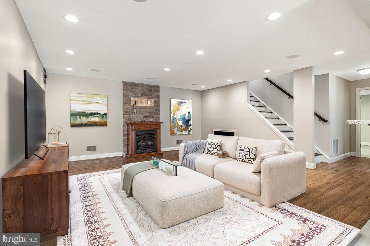 THE HIGHLANDS - Residential