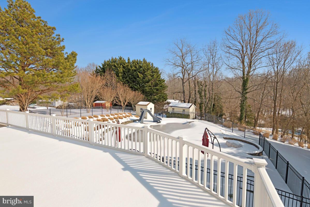 THE HIGHLANDS - Residential