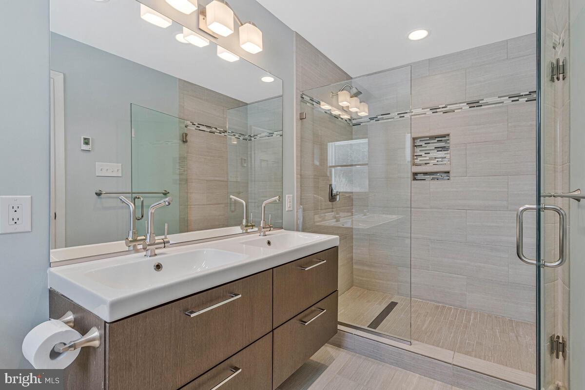 THE HIGHLANDS - Residential