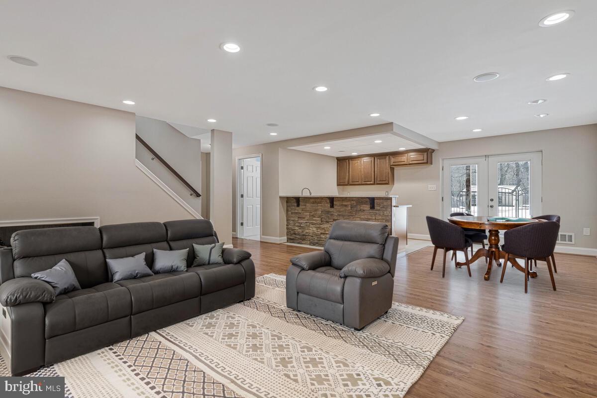 THE HIGHLANDS - Residential