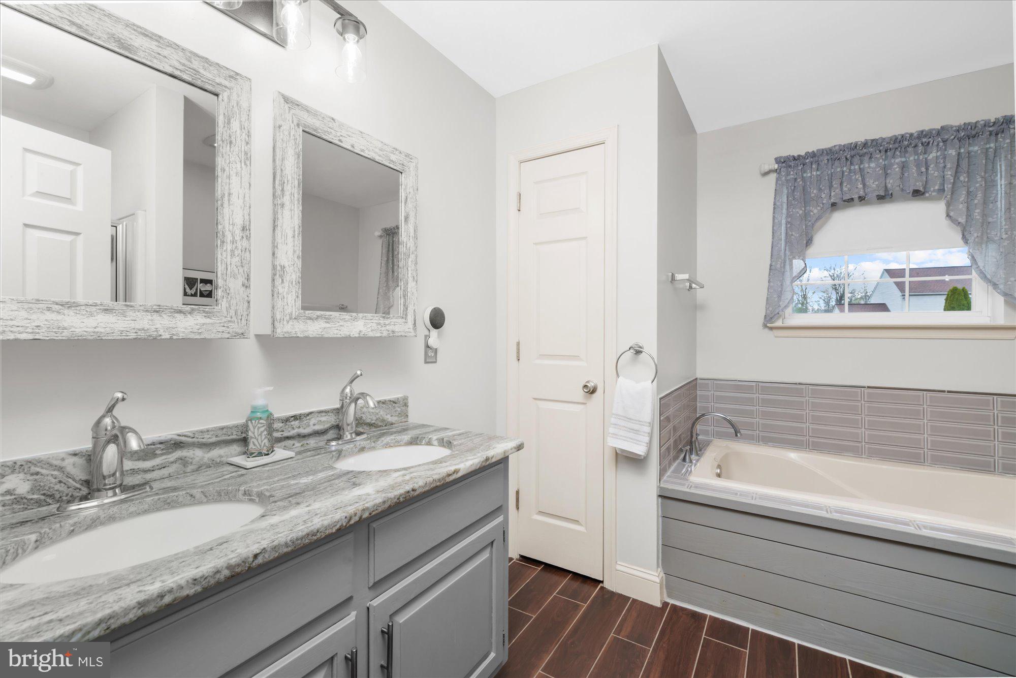 WEDGEWOOD GREENE - Residential