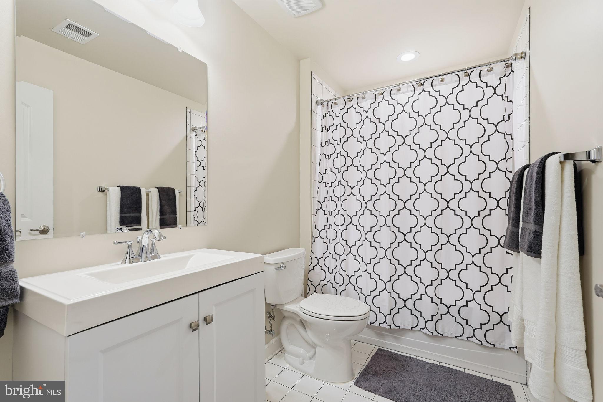 WENTWORTH GREEN - Residential Lease