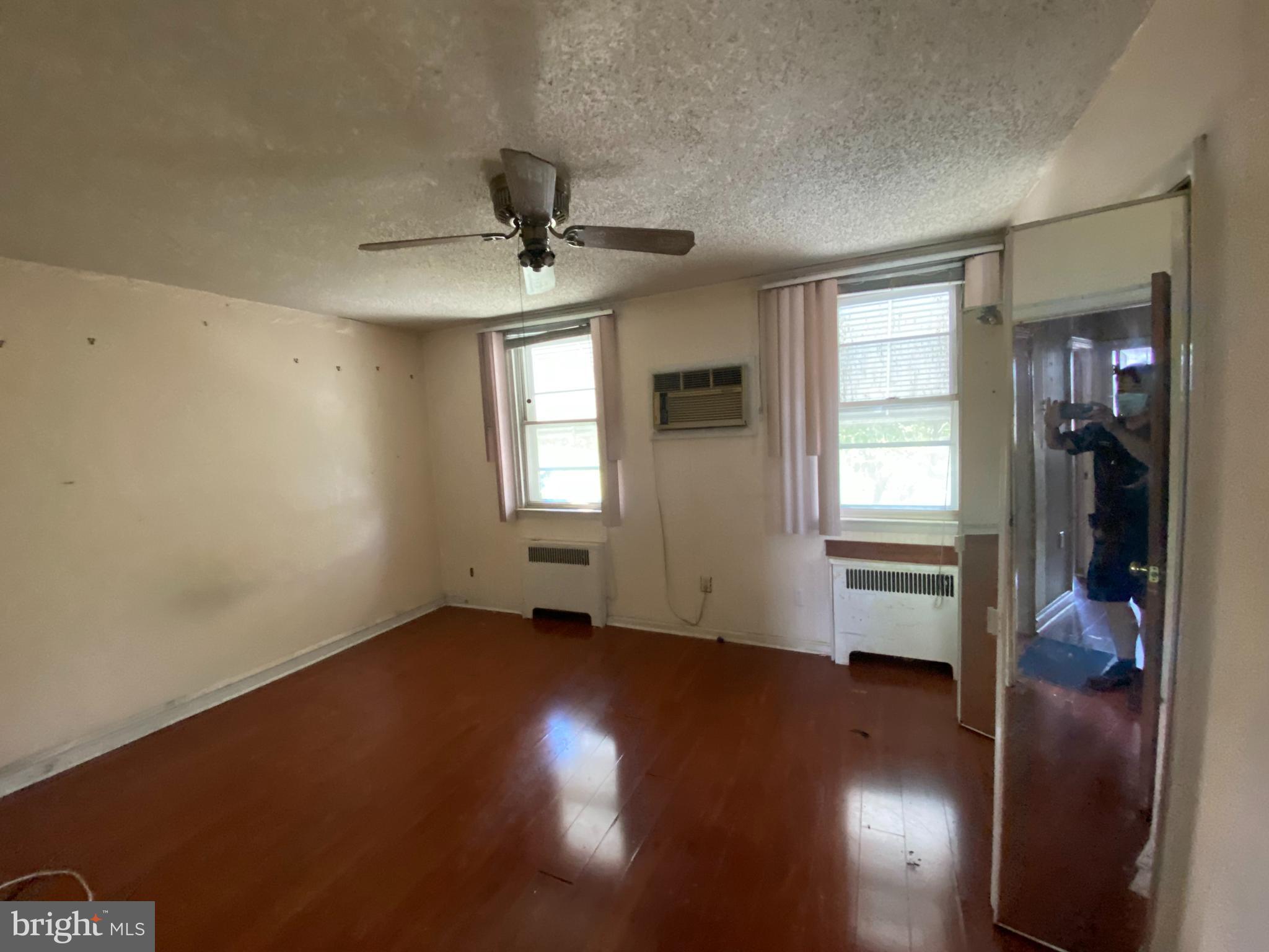 LAWNCREST - Residential