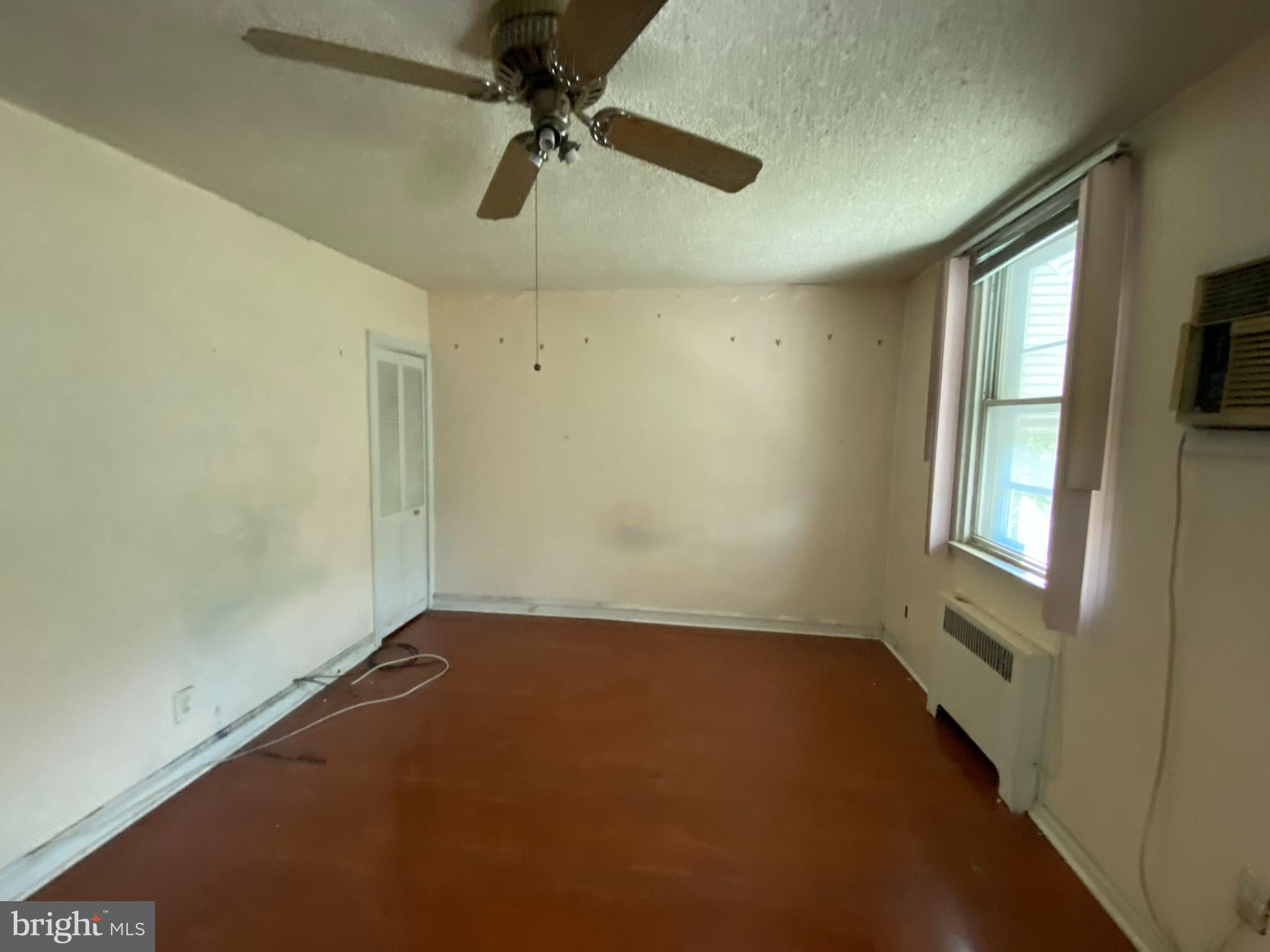 LAWNCREST - Residential