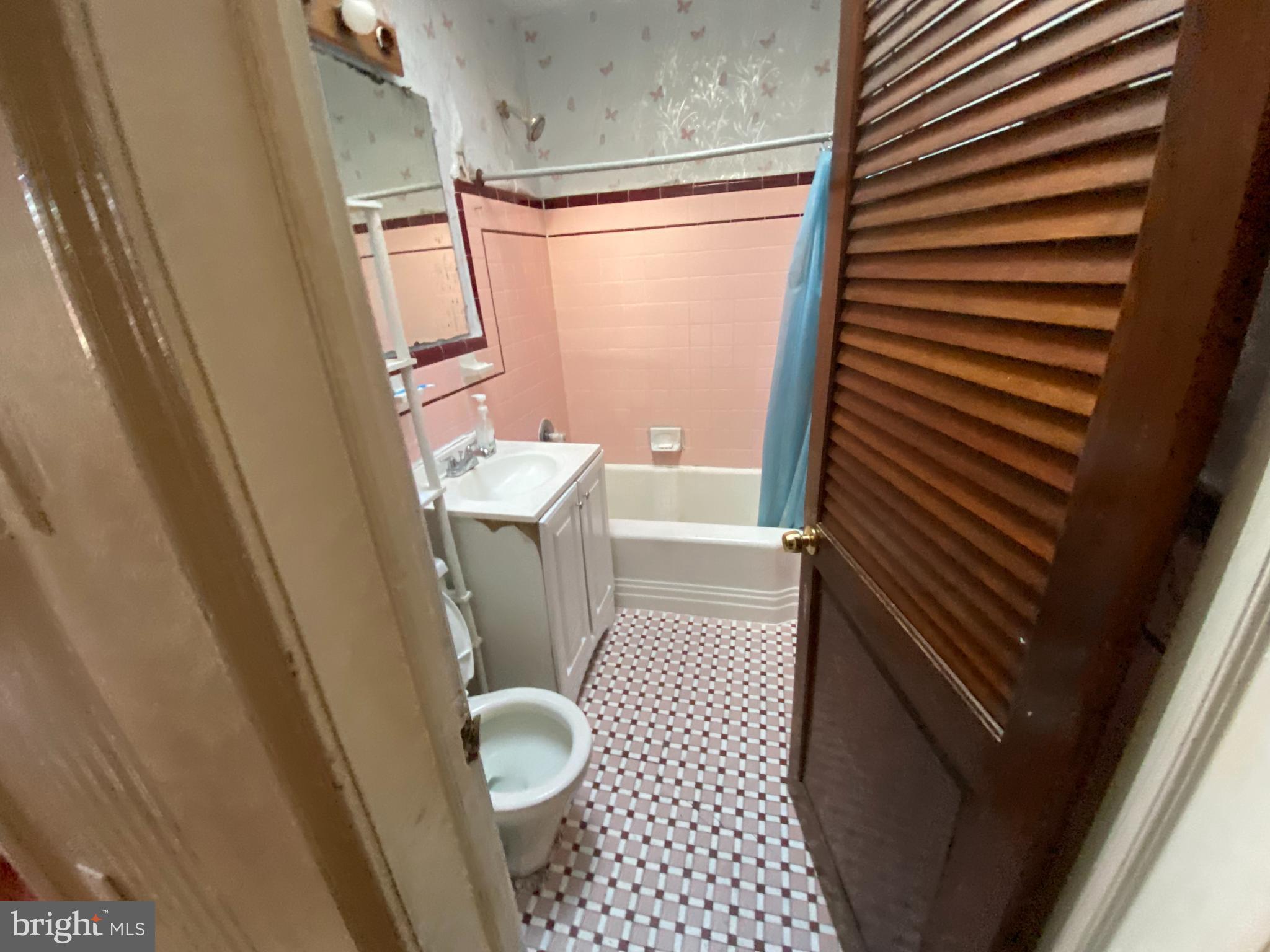 LAWNCREST - Residential