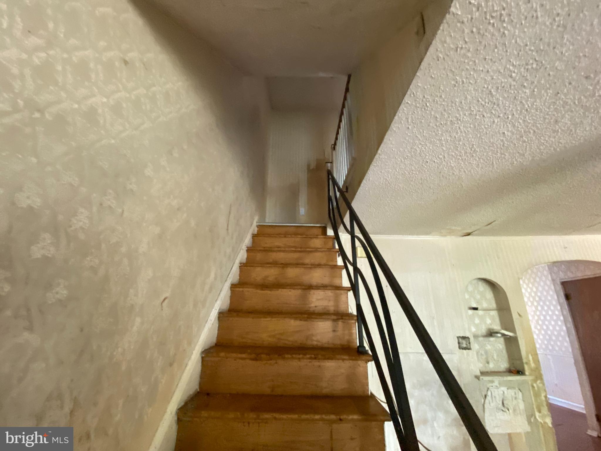 LAWNCREST - Residential