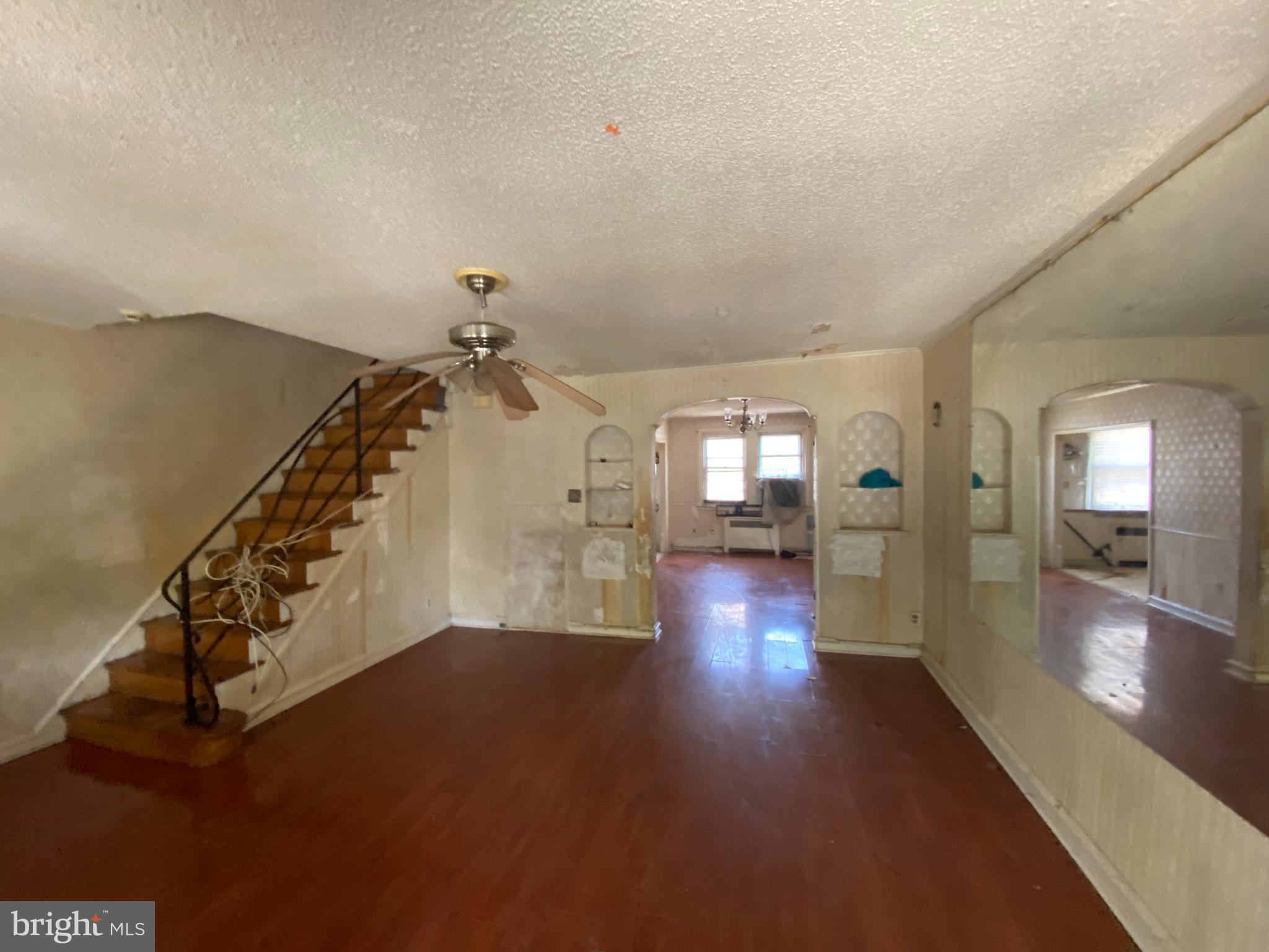 LAWNCREST - Residential