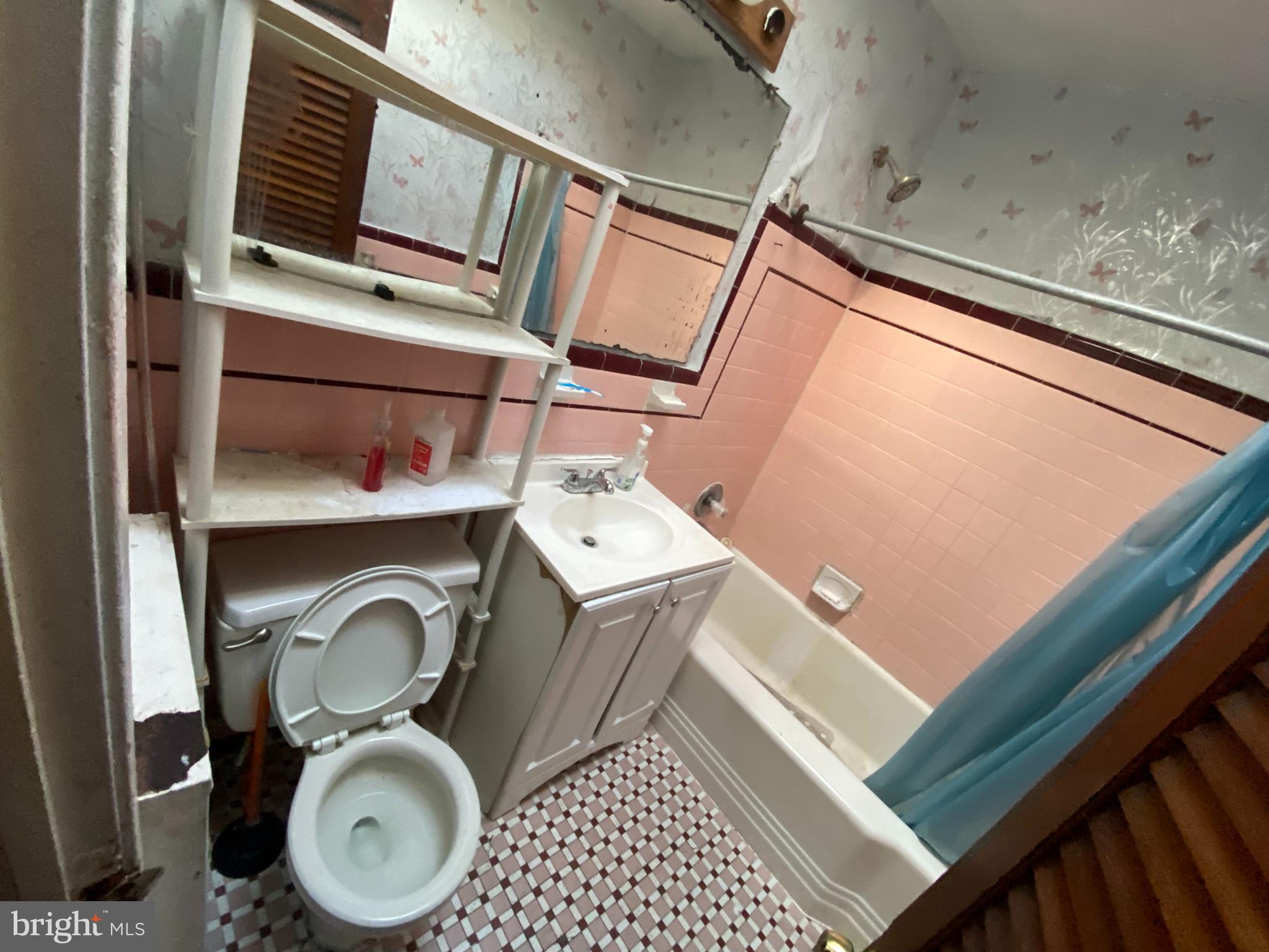 LAWNCREST - Residential