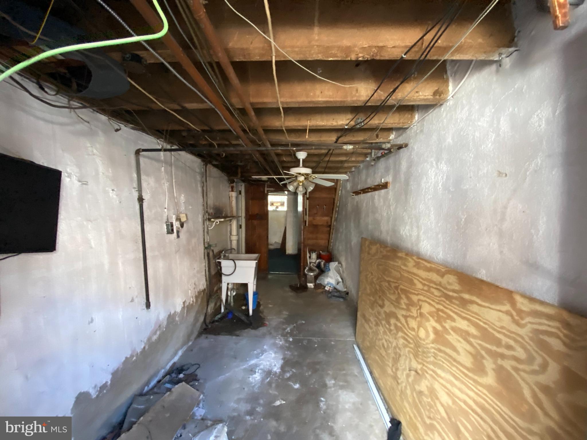 LAWNCREST - Residential