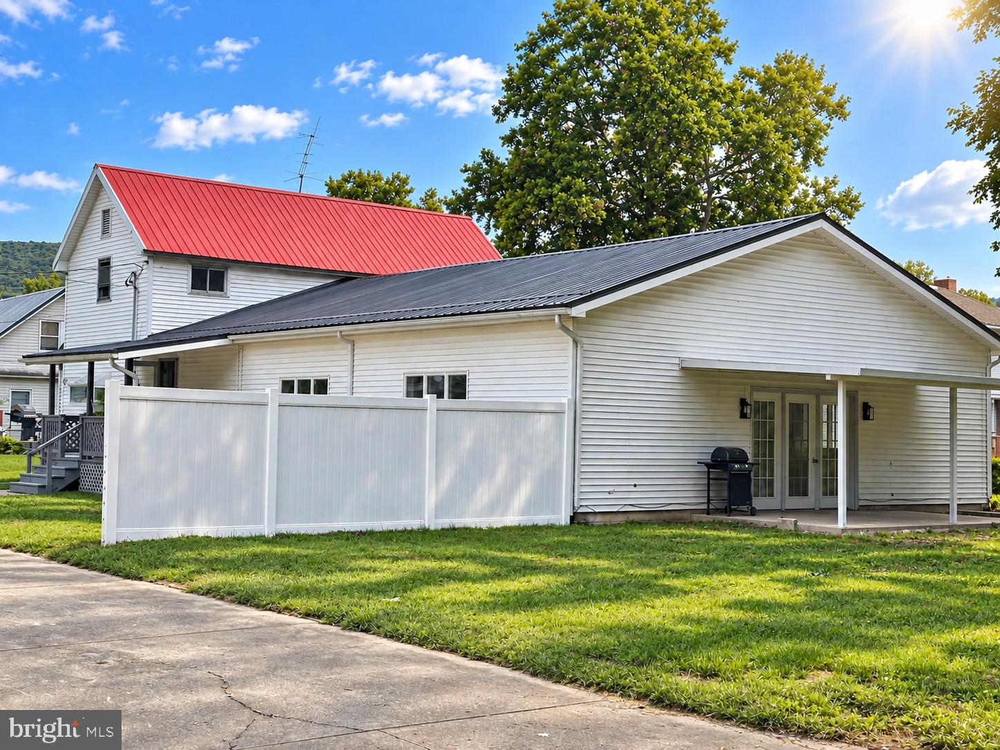 36 POPLAR STREET